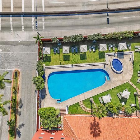 Fiesta Inn Куернавака Екстериор снимка